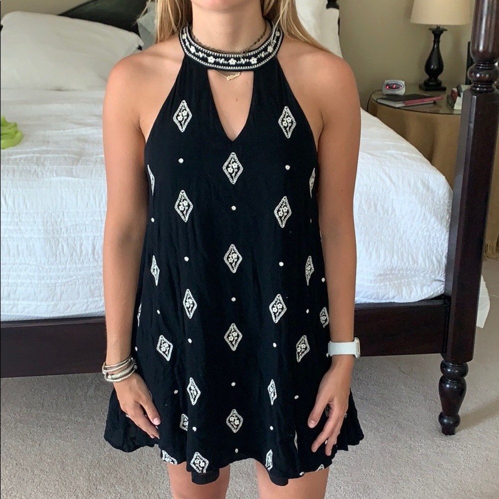 Black and white patterned dress